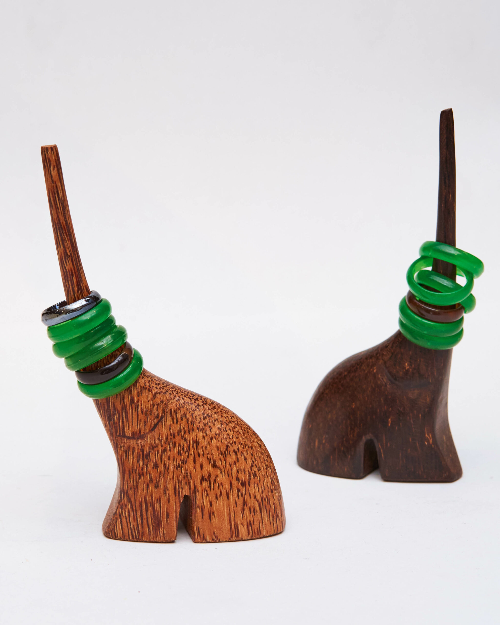 Kithul and Coconut ring holder Kithul and coconut rind holders